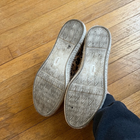 Leopard Dr Scholls slip ons - Picture 3 of 4